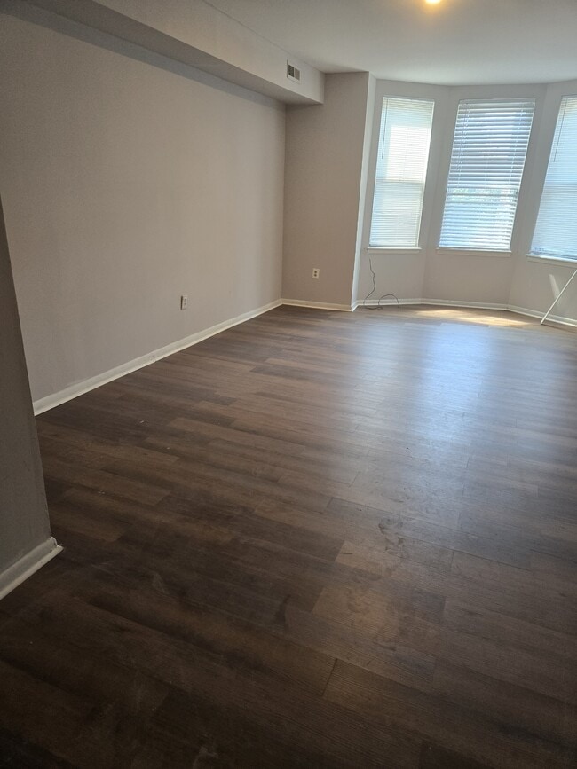 Building Photo - 4221 W Girard Ave Unit B