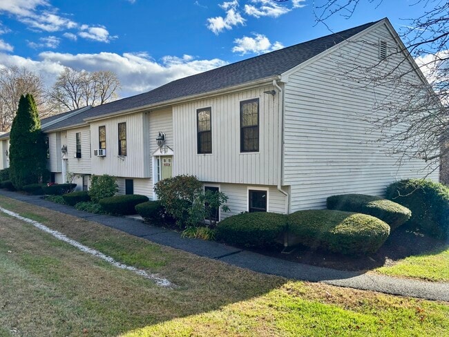 Building Photo - 177 Aspetuck Vlg Unit 177