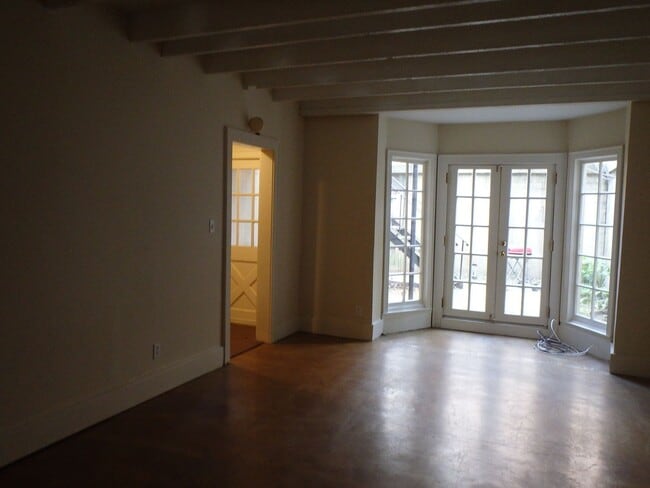 Photo - 433 Barnard St Unit Lower