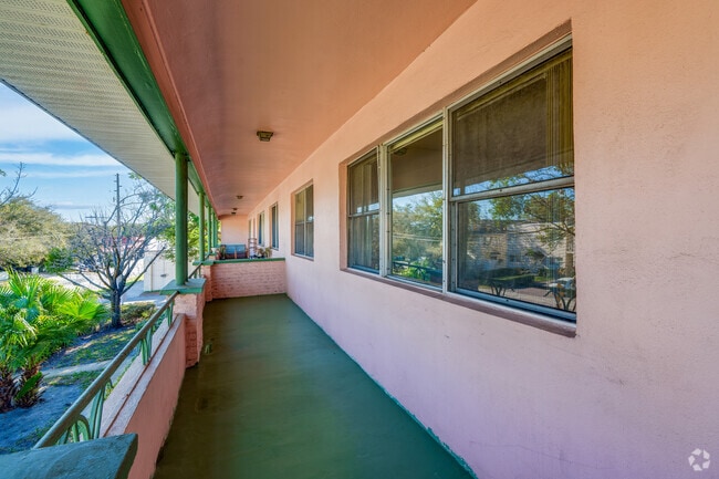 1BR, 1BA - 750SF - Lake Ivanhoe Shores Apartments