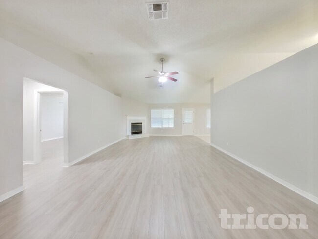 Photo - 1267 Summit Oaks Dr E