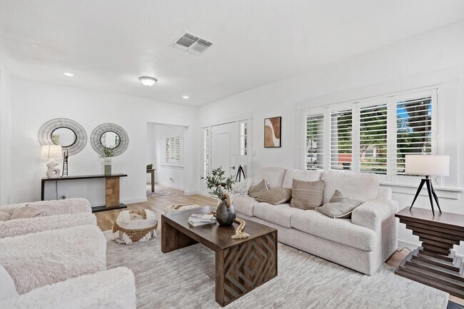 Photo - 331 Chester Pl