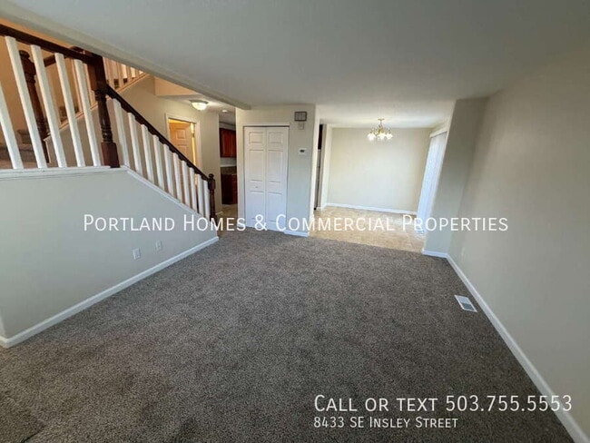 Photo - 8433 SE Insley St