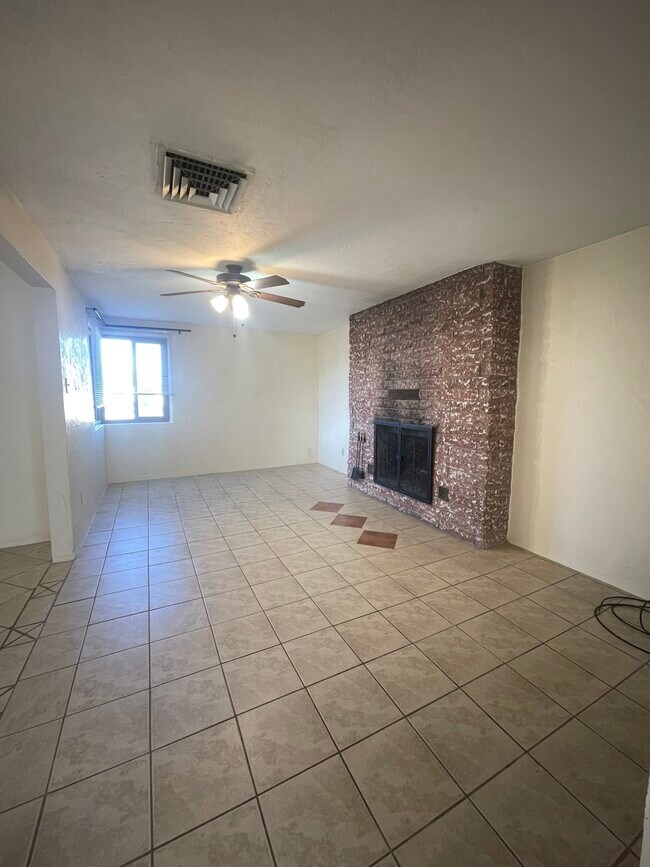 Photo - 3112 Colorado St NE