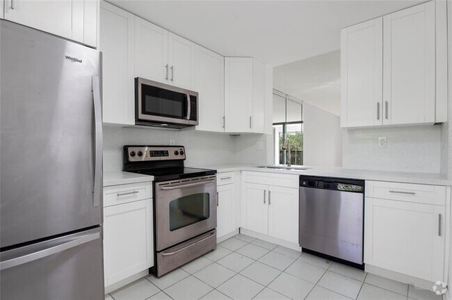 Building Photo - 2900 NW 42nd Ave Unit A308 Rental