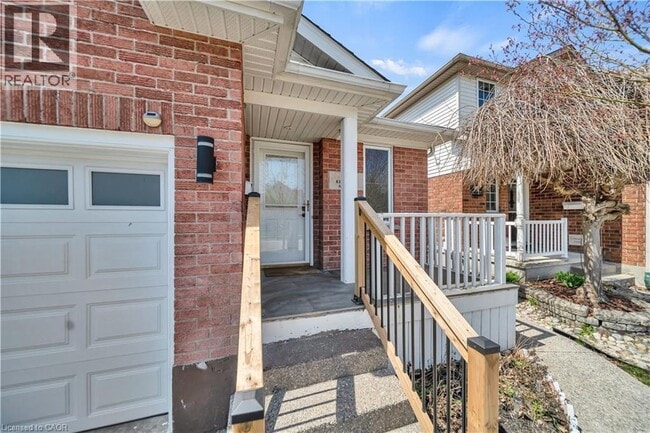 Photo - 347 Keewatin Ave