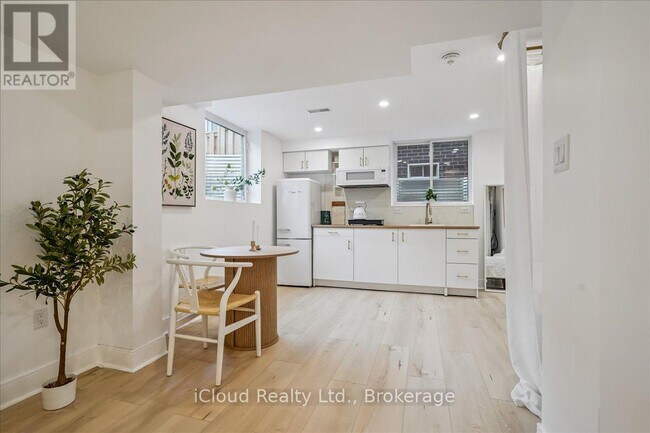 Photo - 13 Southam Ln