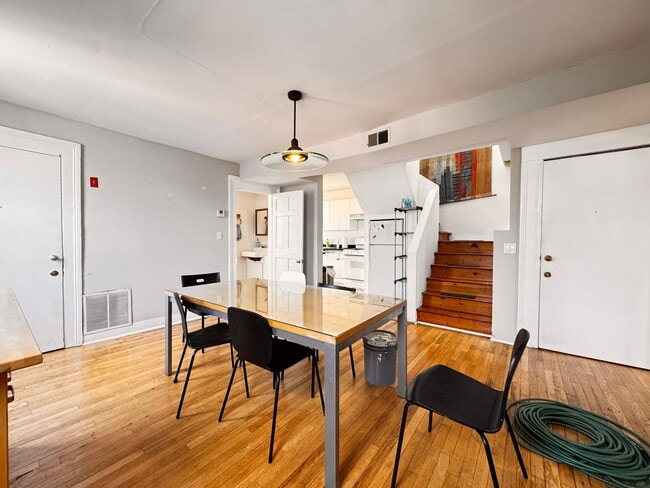Building Photo - 67 Pearl St Unit 3
