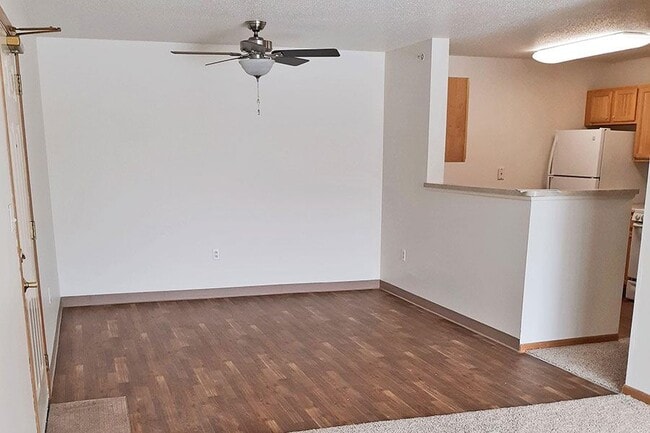 Photo - EMERALD HILL APARTMENTS