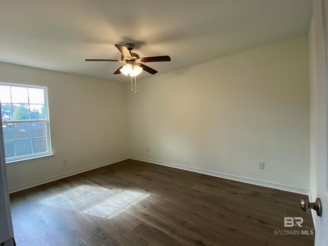 Photo - 24944 School St