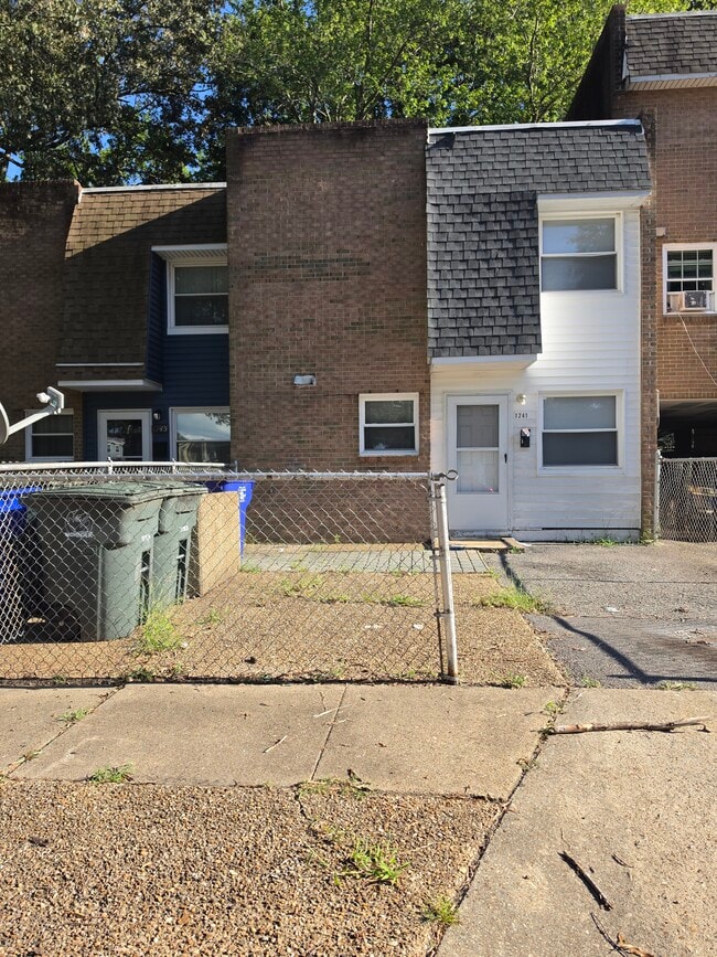 Photo - 1241 Underwood Ave
