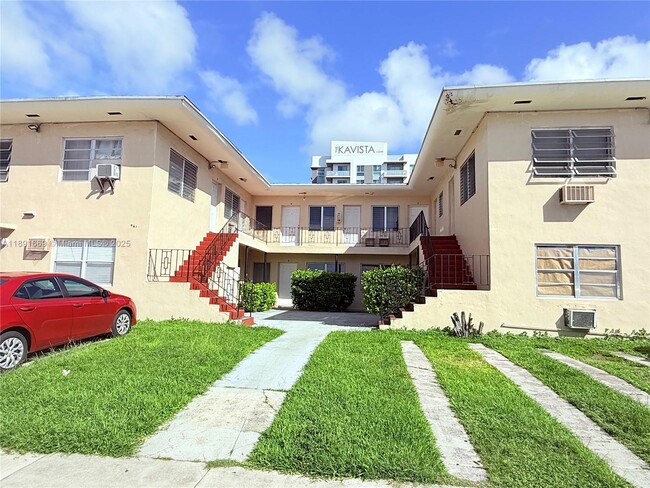 Building Photo - 461 NE 82nd Terrace Unit 4