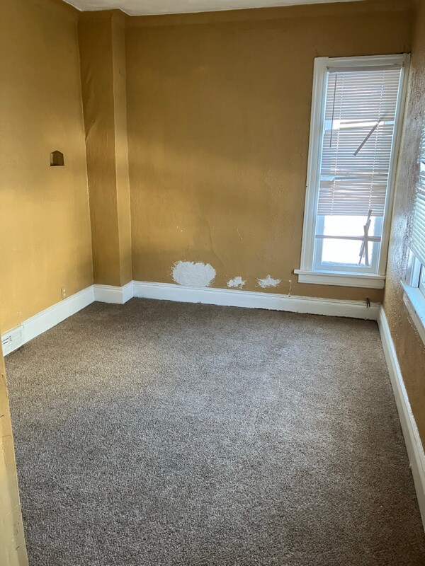 Photo - 1970 N Ontario St