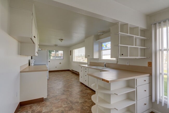 Photo - Single Family 2 bedroom 1 Bath Home