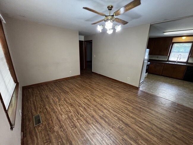 307 N Central St Unit 1
