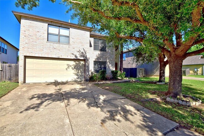 Photo - 1107 Thorn Creek Pl