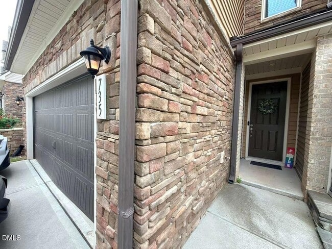 Photo - 735 Lampwick Ln