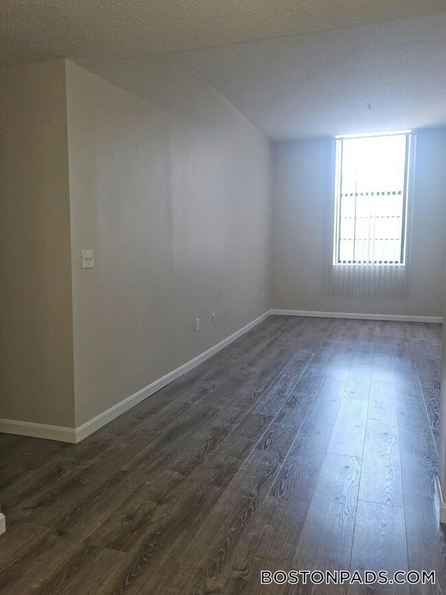 2 Weaver Street Unit 303