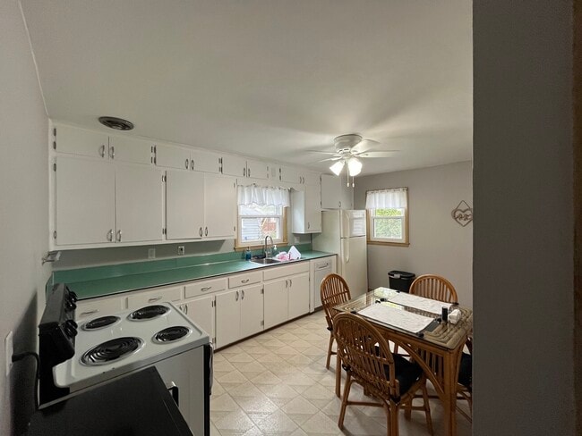 Photo - 3505 Schroeder Dr