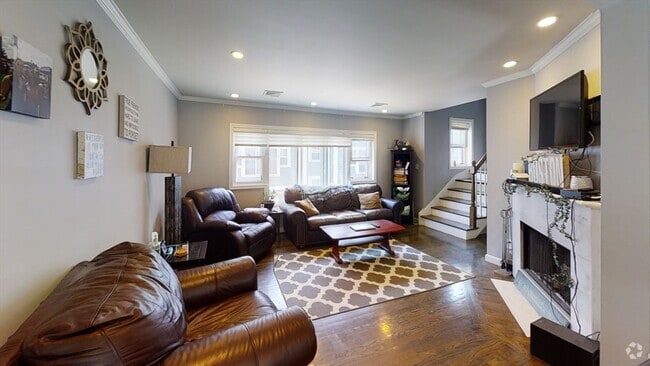 Building Photo - 329 W Fourth St Unit 329 Rental