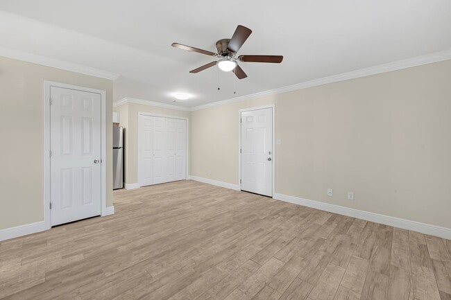 Photo - Crown Moulding********* Renovated 3 Bedroo...