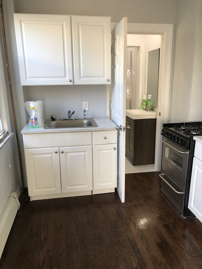 Photo - 83 Bloomfield Ave Unidad 1