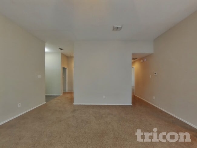 Photo - 1915 Pin Oak Ln