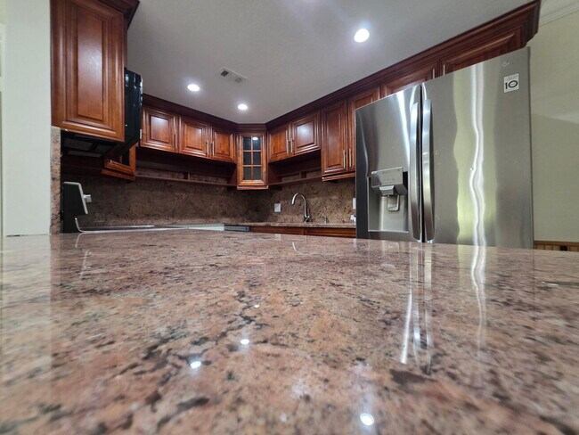 Photo - 111 Lake Ave Unit 8