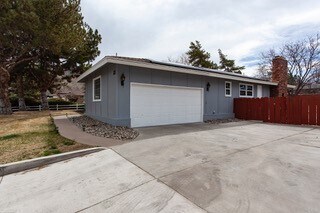 7050 Pembroke Dr
