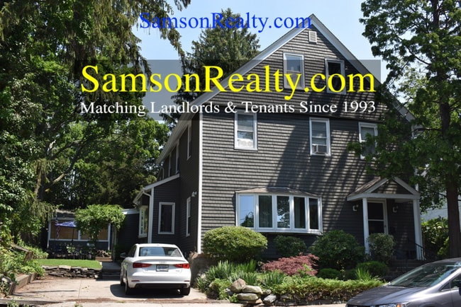 Building Photo - 216 Medway St Unit 1 Rental