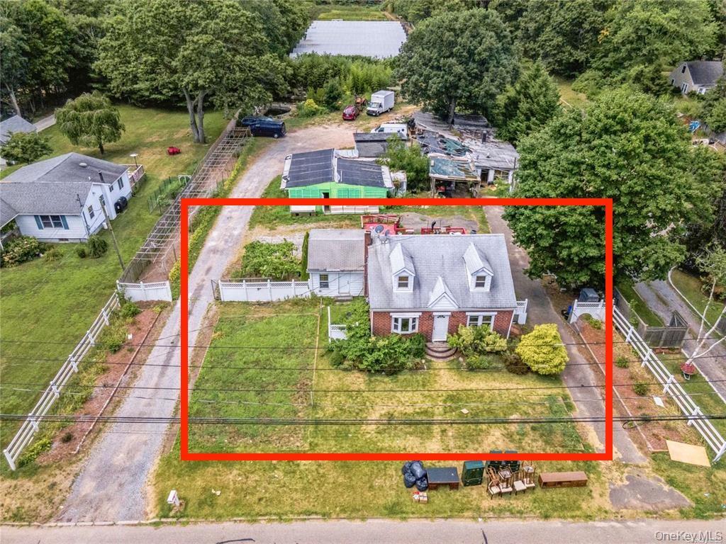 Photo - 152 Yaphank Ave