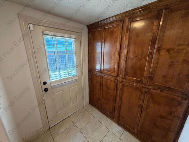 Photo - Modern meets classic! 3 bed 2 bath home for rent!