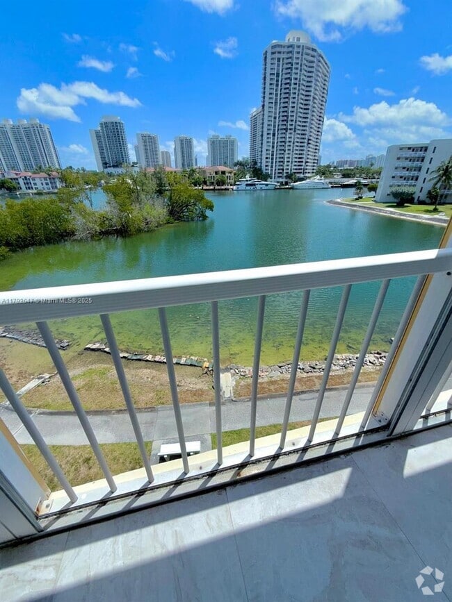 Building Photo - 2930 Point E Dr Unit E403 Rental