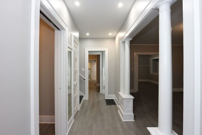Photo - Large Frankfort Home!