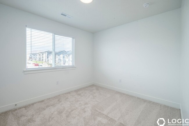 Photo - Brand New Row End Townhome in Lehi Utah!