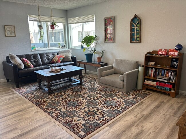 Living Rm - 4202 Monroe Dr