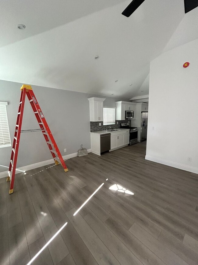 Photo - 3924-3926 Third Ave Unit 3920