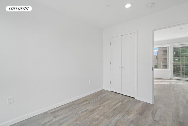 Photo - 39-04 29th St