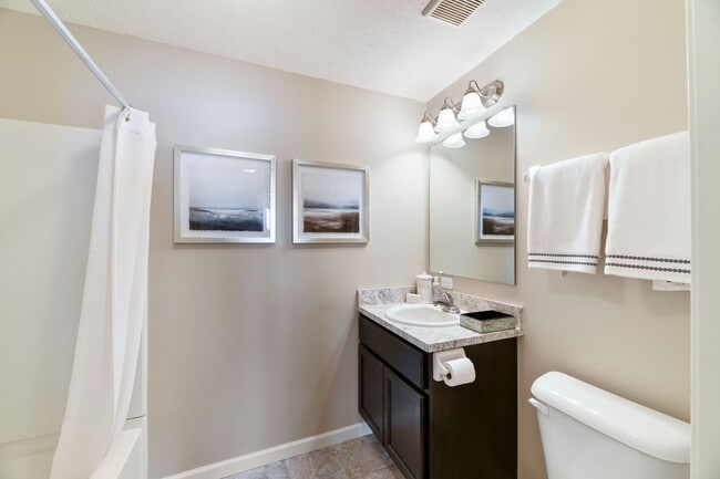 Photo - 1605-105 Gilmore Park Ave-