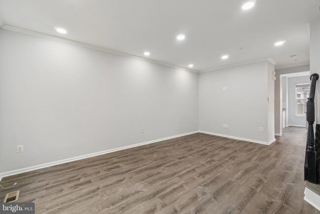 Photo - 5611 Hartfield Ave