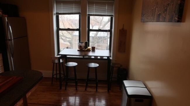 Building Photo - 2838 N Francisco Ave Unit 2B Rental