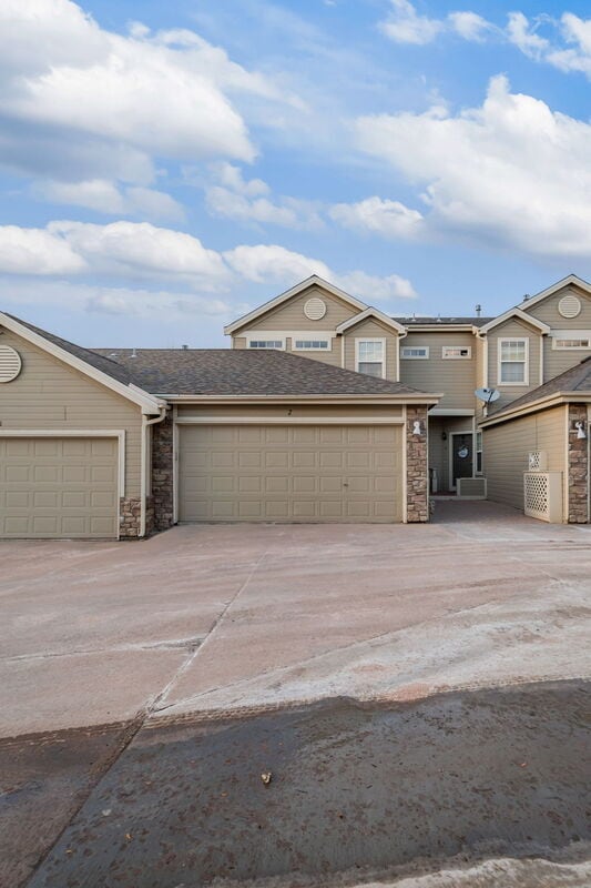 Building Photo - 299 W Jamison Cir Unit 2 Rental
