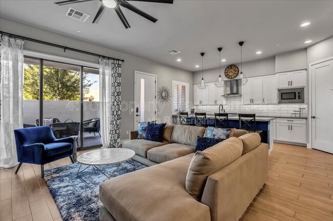 Photo - 1111 E Missouri Ave