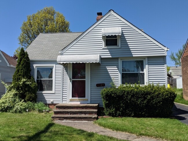 Building Photo - 3 bed Garfield cape cod now available Rental