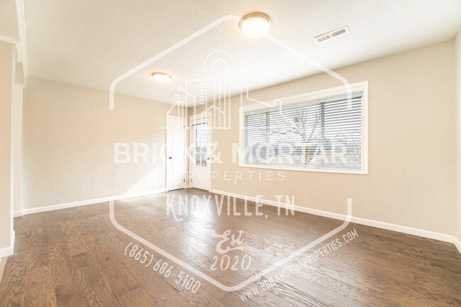 Photo - 837 Teffeteller Ln