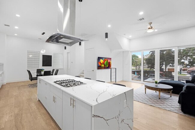 Photo - 2105 McGowen St Unit ID1244936P