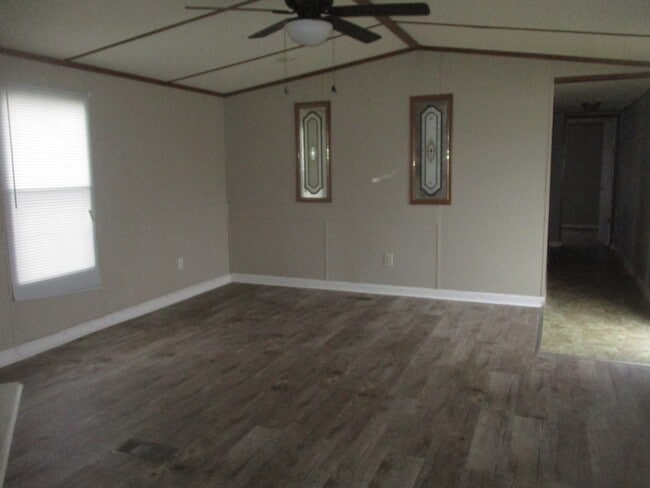 Photo - 146 Zackary St