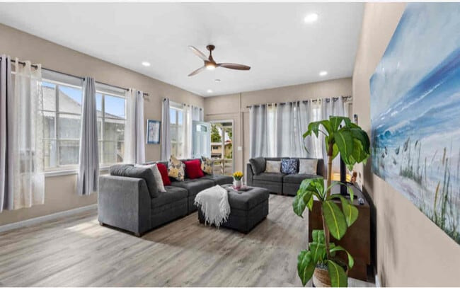 Building Photo - 360 Lehua St Rental