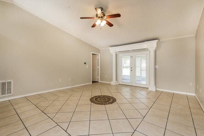 Photo - 2738 Hickory Ridge Dr