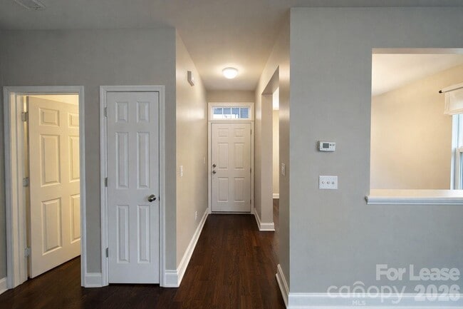 Photo - 121 Walnut Cove Dr